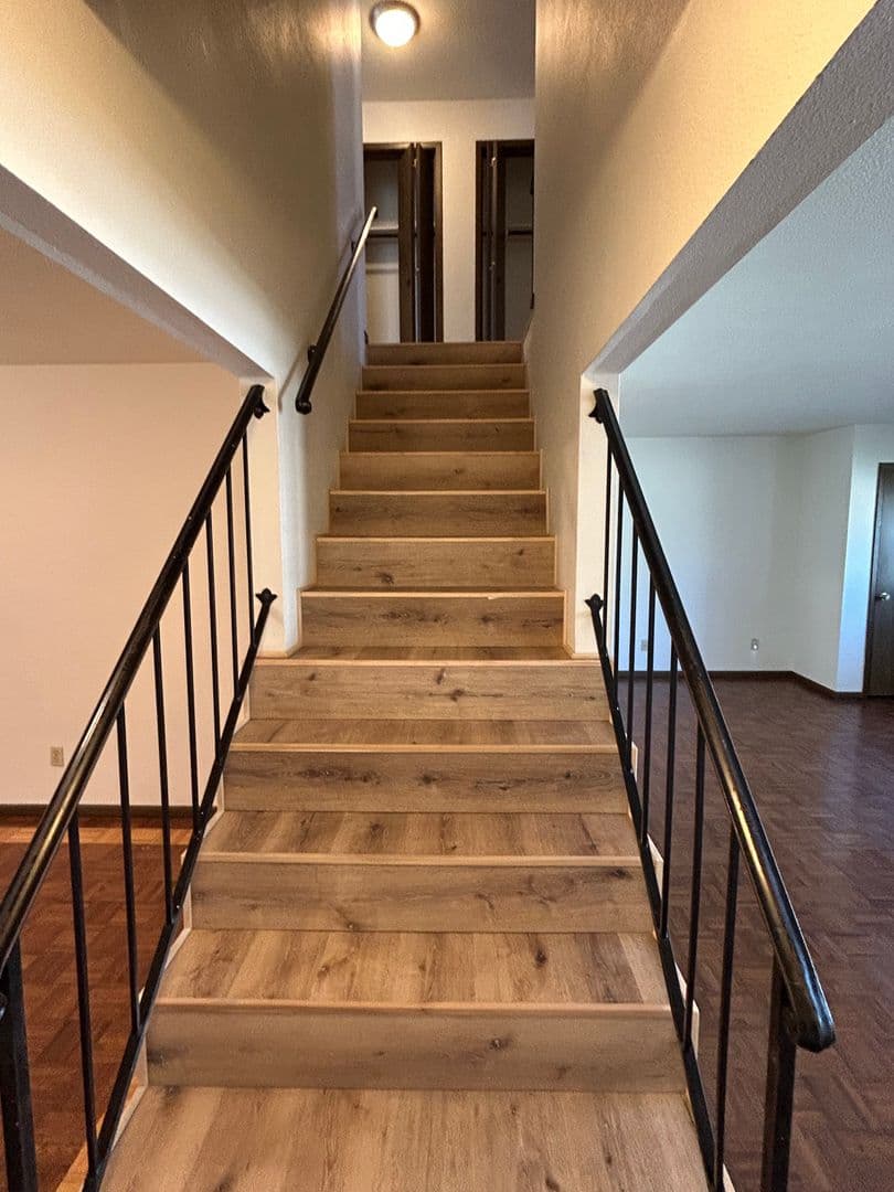 Waterloo Apartment: 1050 - 1110 Oleson Road