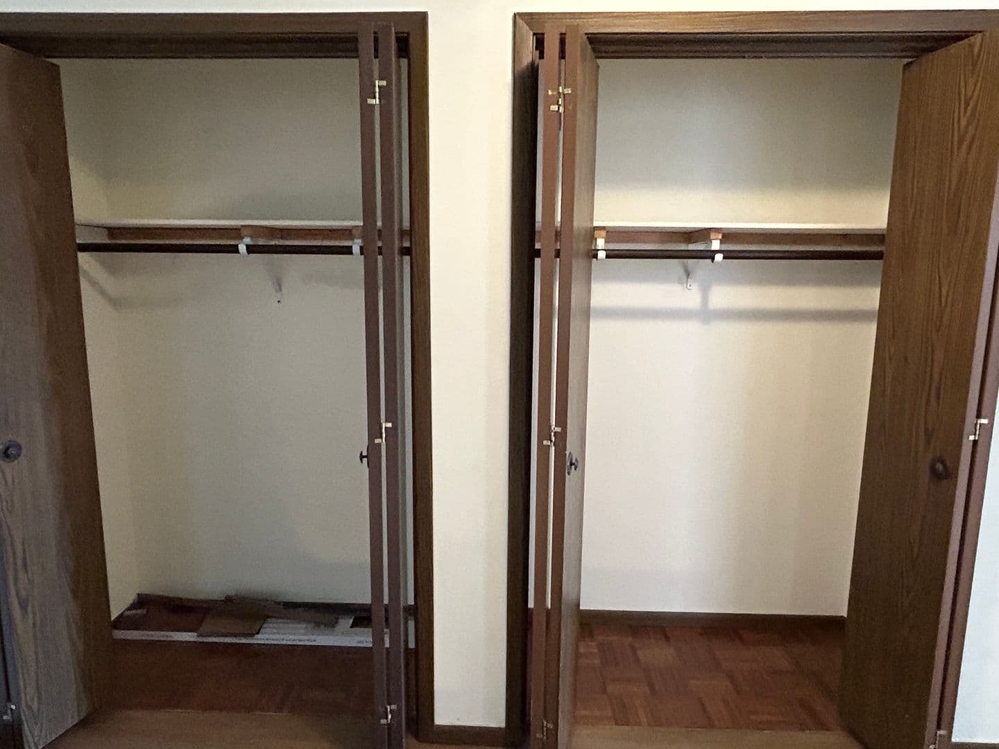 Waterloo Apartment: 1050 - 1110 Oleson Road