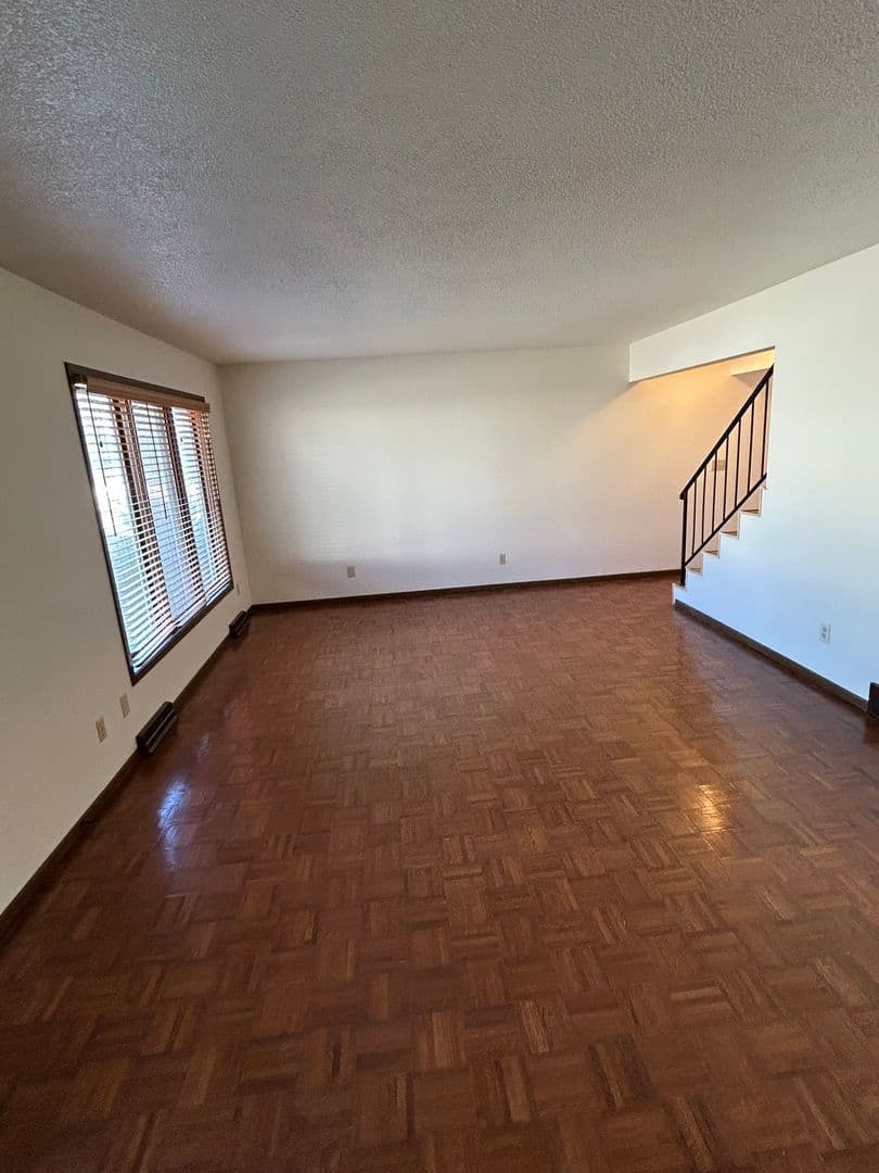 Waterloo Apartment: 1050 - 1110 Oleson Road
