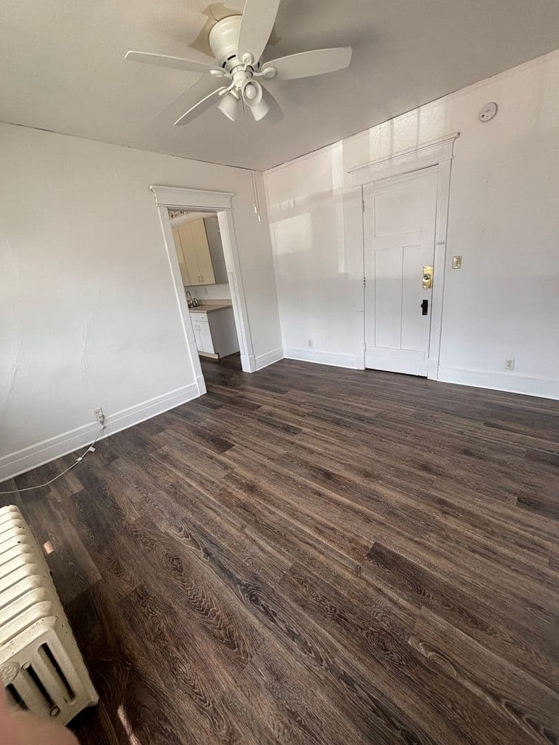 Cedar Falls Apartment: 2221 Olive St