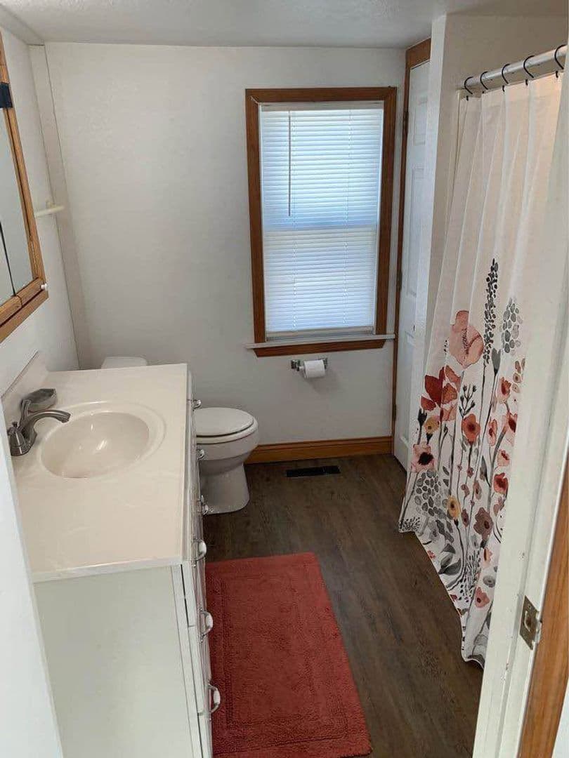 La Porte City House: 5602 Miller Creek Rd.