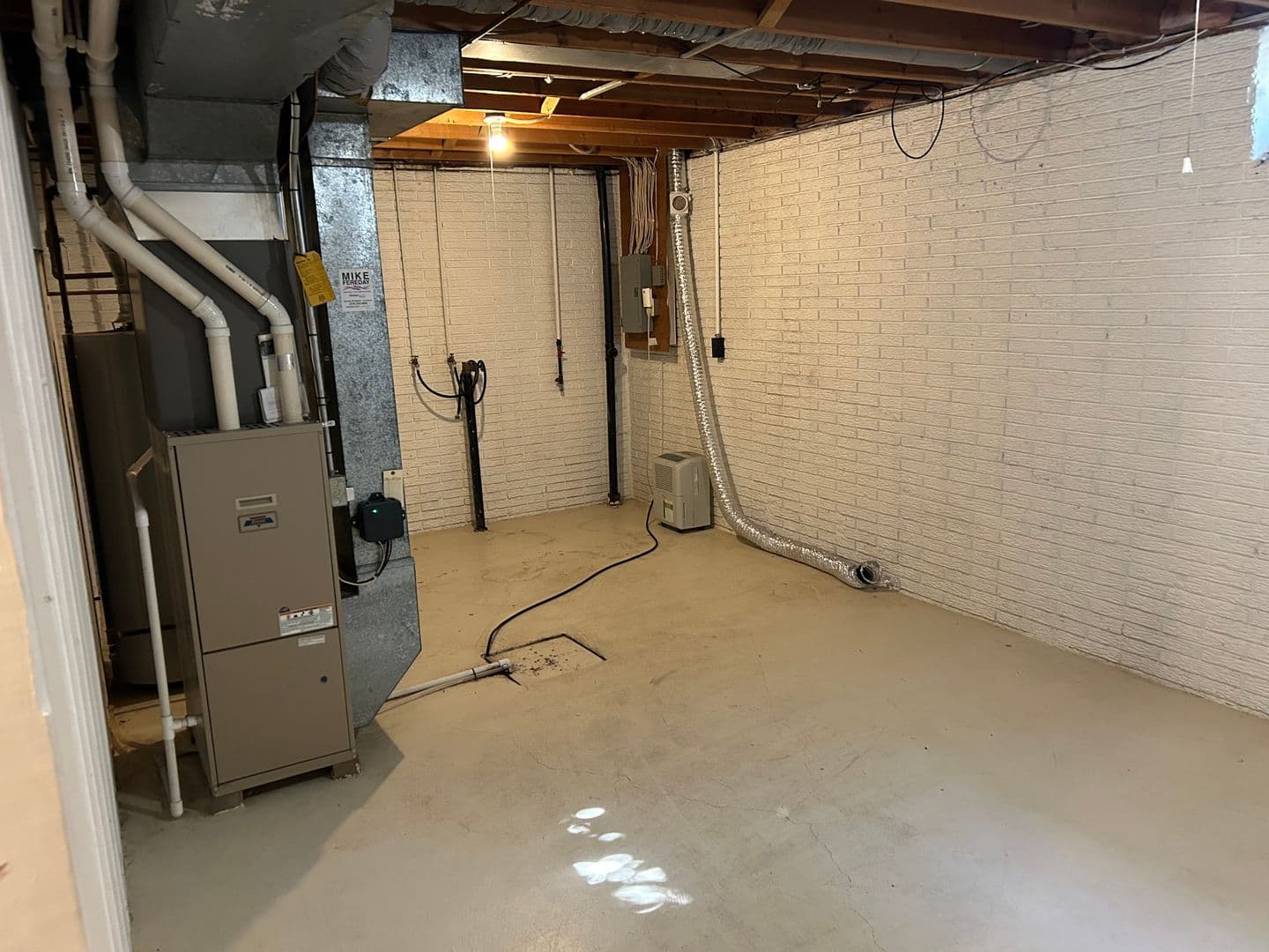 Waterloo Apartment: 1050 - 1110 Oleson Road