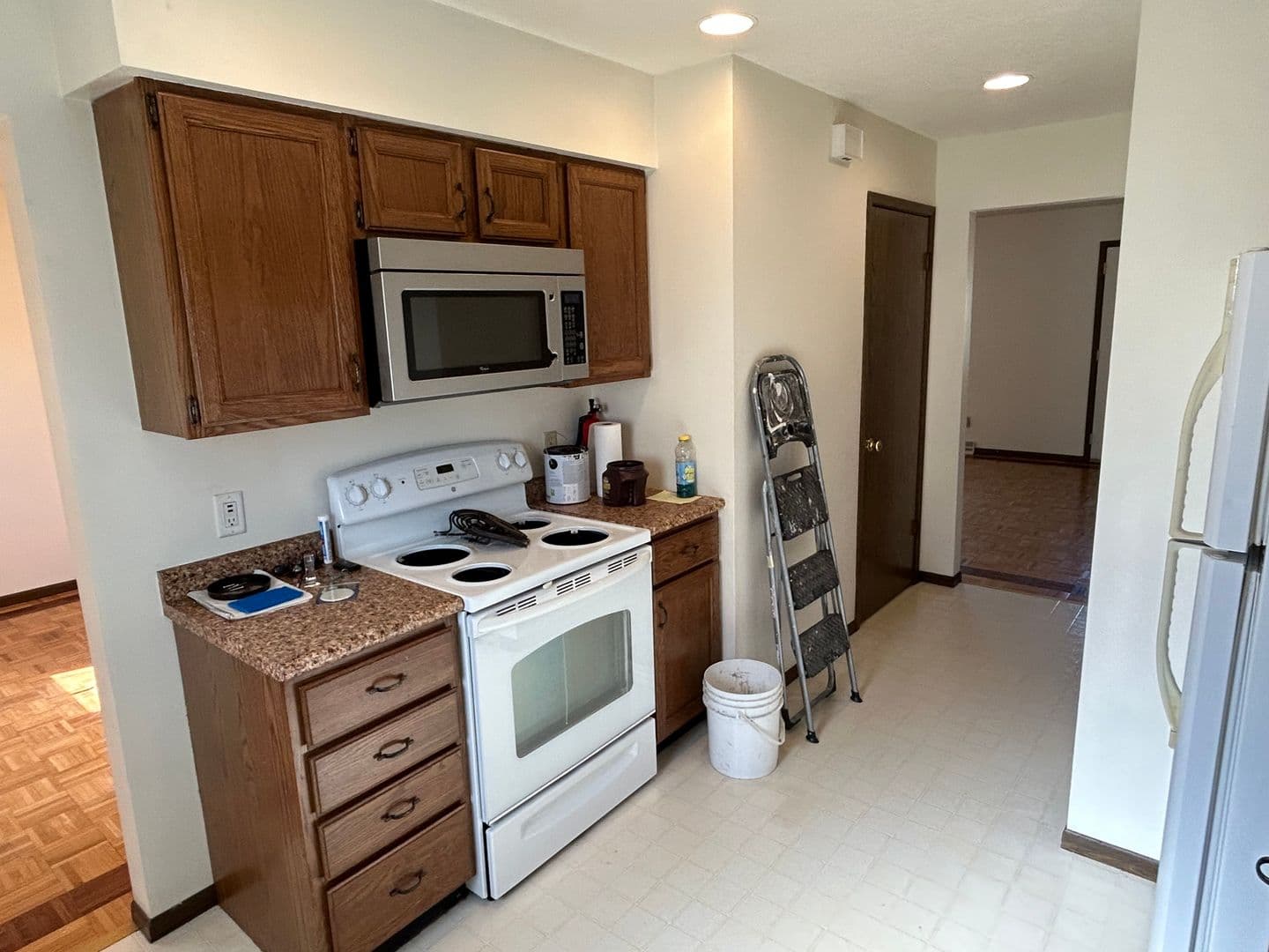 Waterloo Apartment: 1050 - 1110 Oleson Road