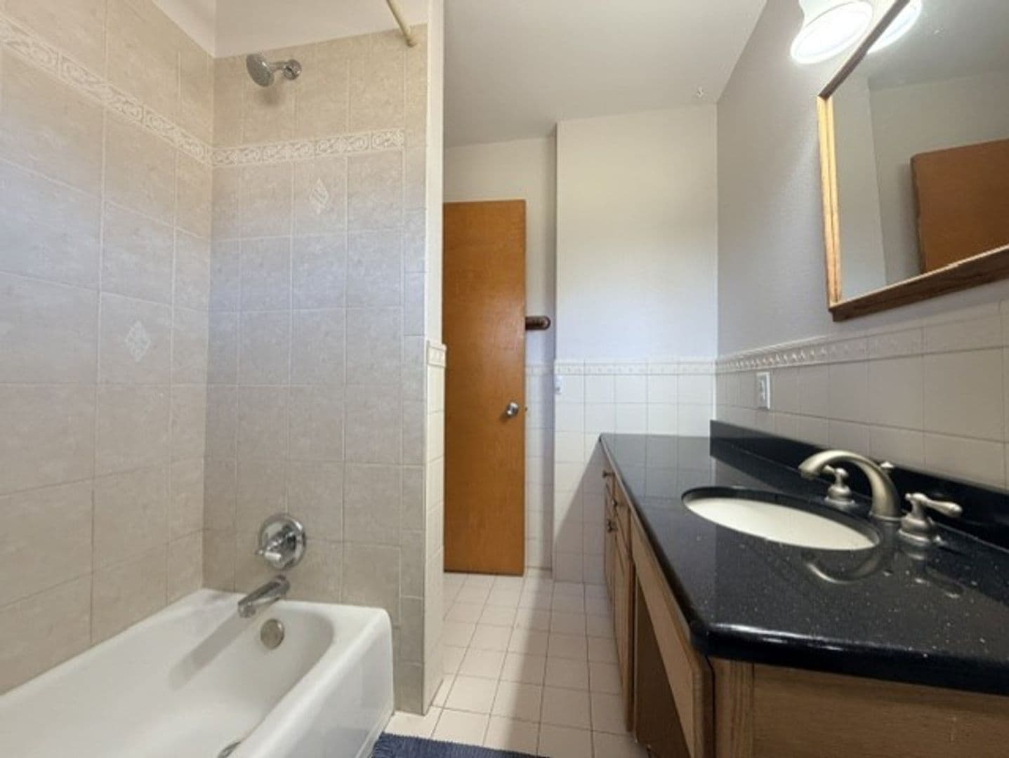 Waterloo House: 1132 Lidner Dr