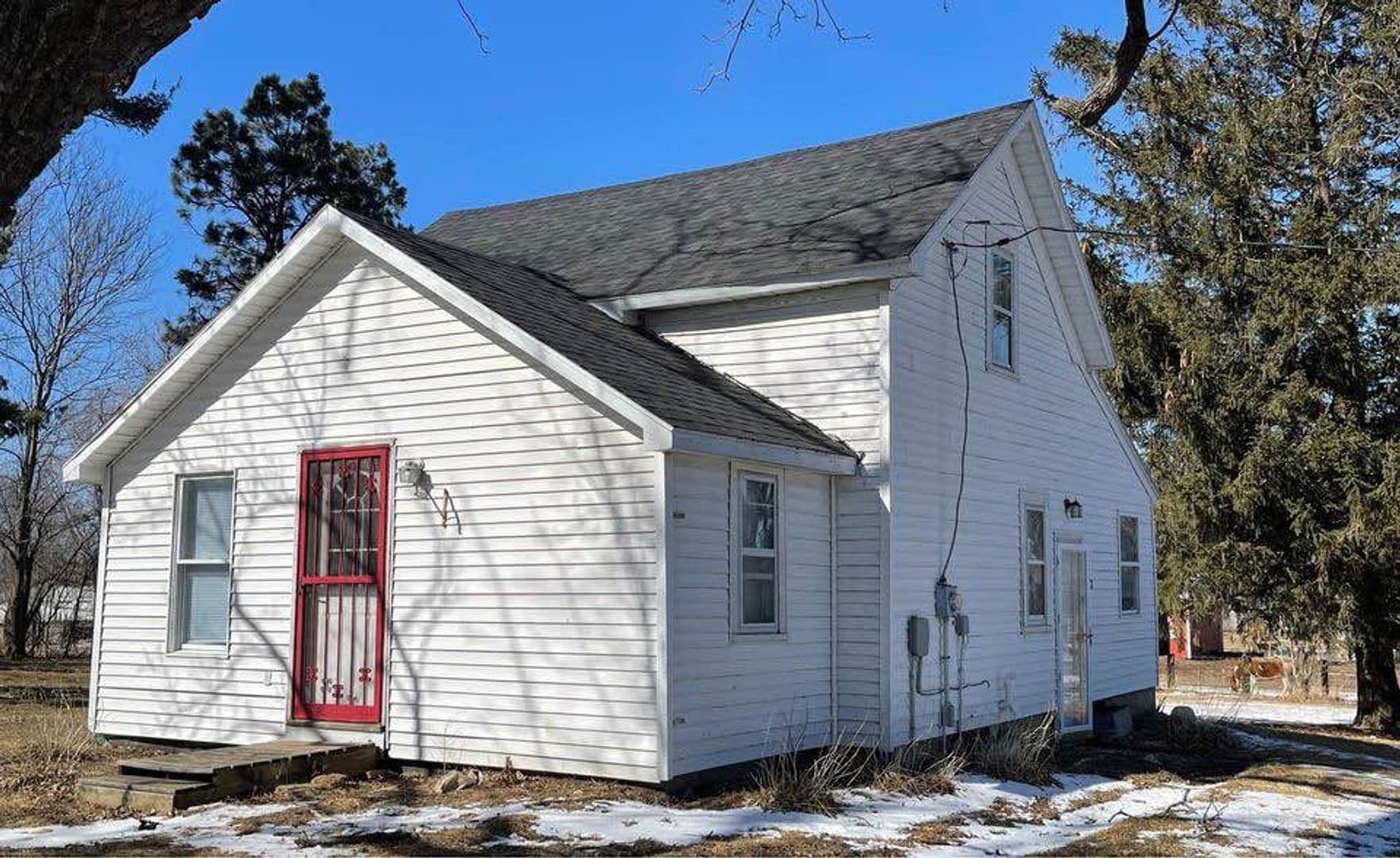 La Porte City House: 5602 Miller Creek Rd.