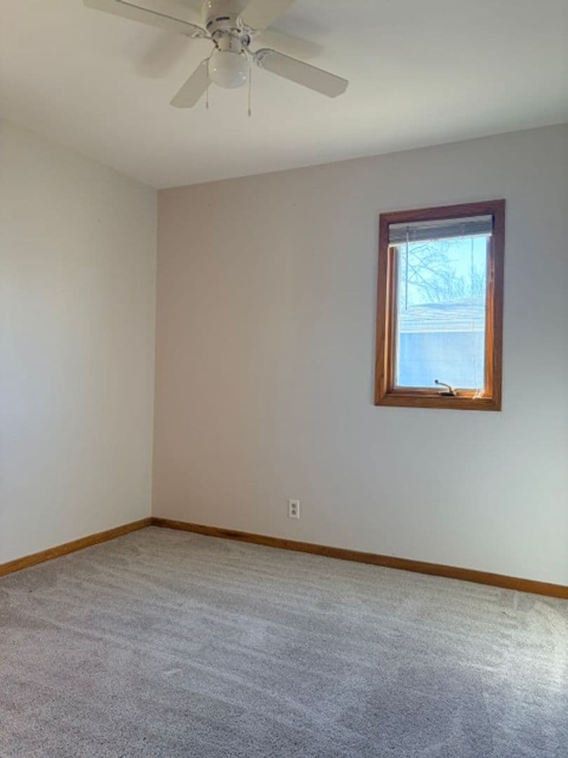 Waterloo House: 1132 Lidner Dr