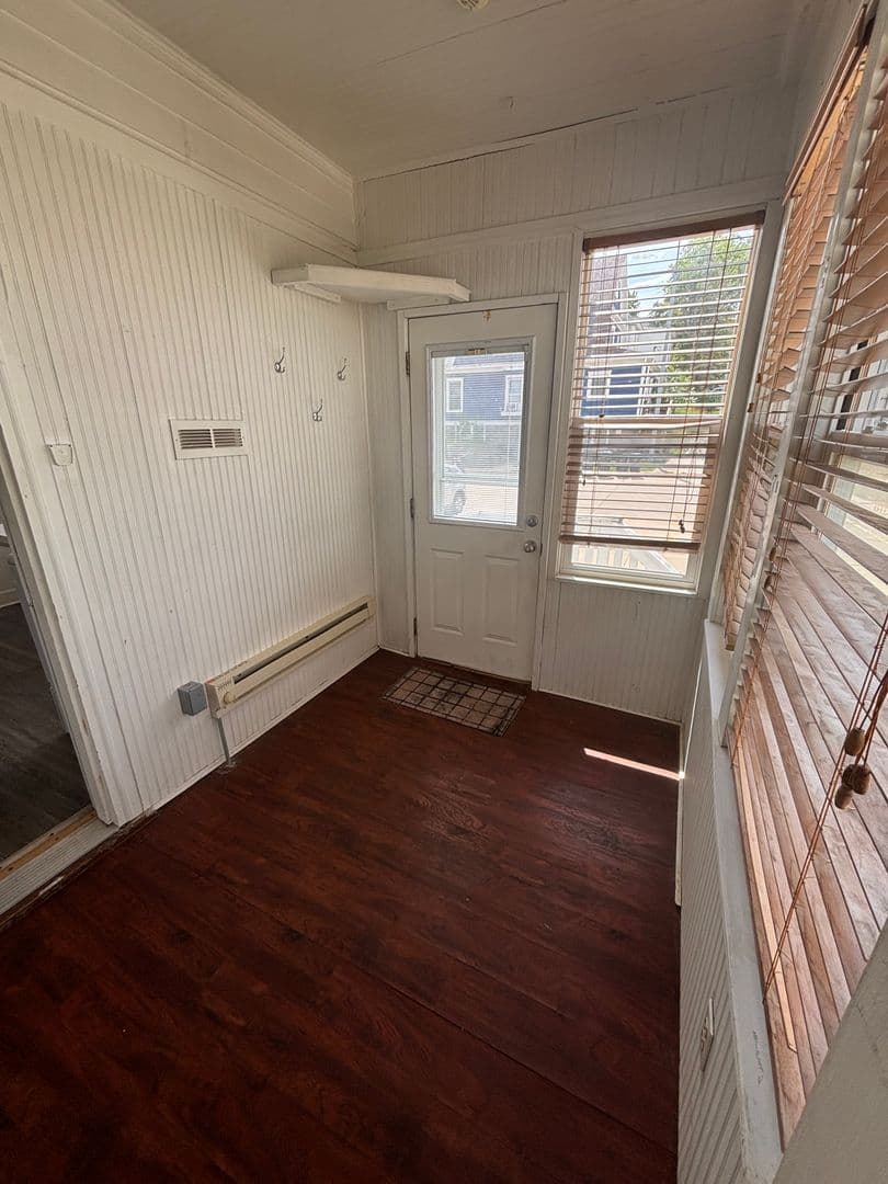 Cedar Falls Apartment: 2221 Olive St