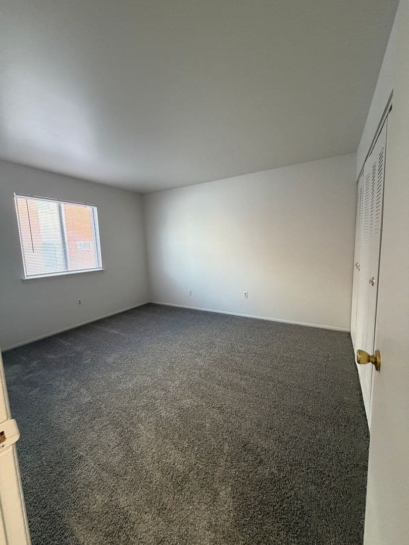 Taylor Apartment: 13300 Princeton