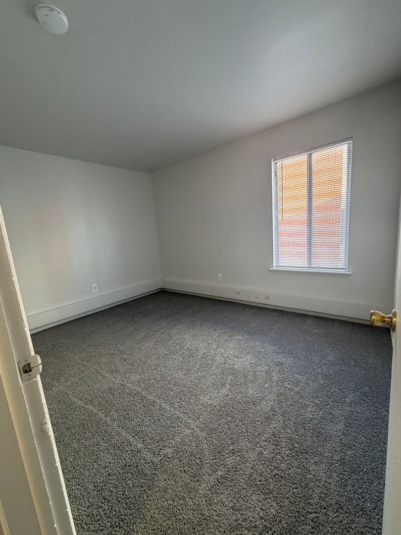 Taylor Apartment: 13300 Princeton