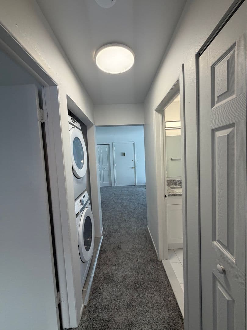 Taylor Apartment: 13300 Princeton