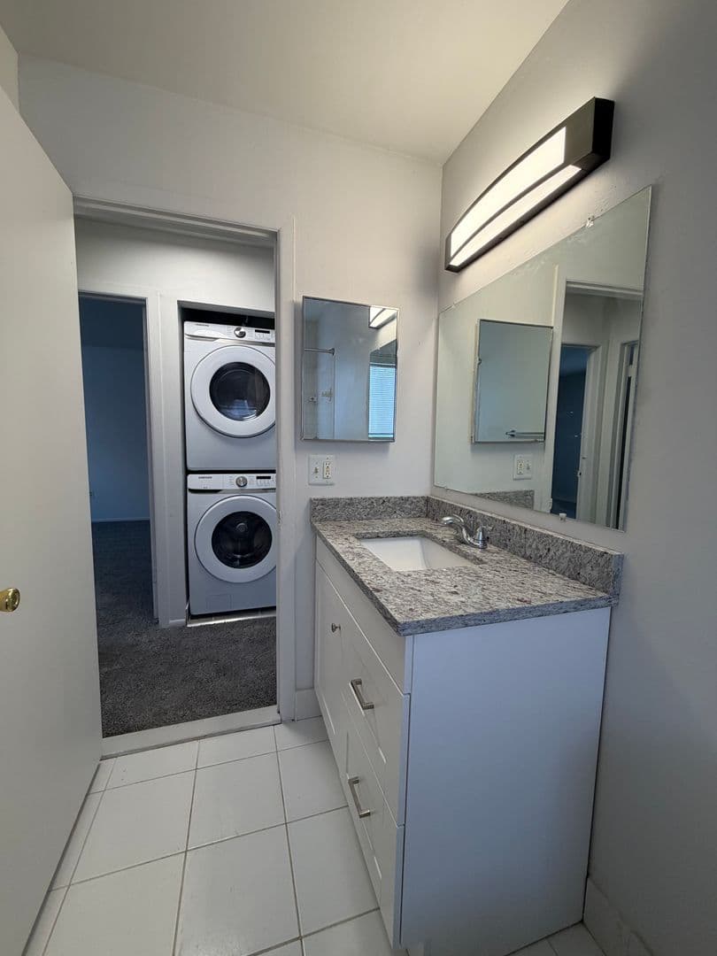 Taylor Apartment: 13300 Princeton