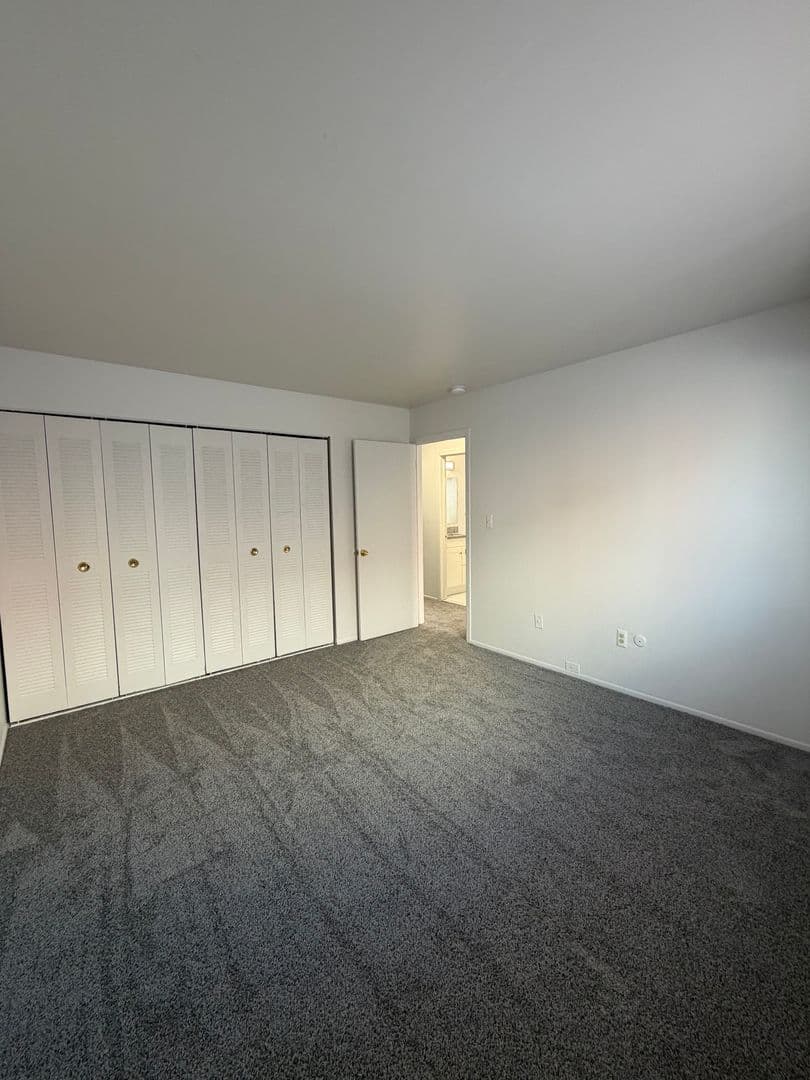 Taylor Apartment: 13300 Princeton