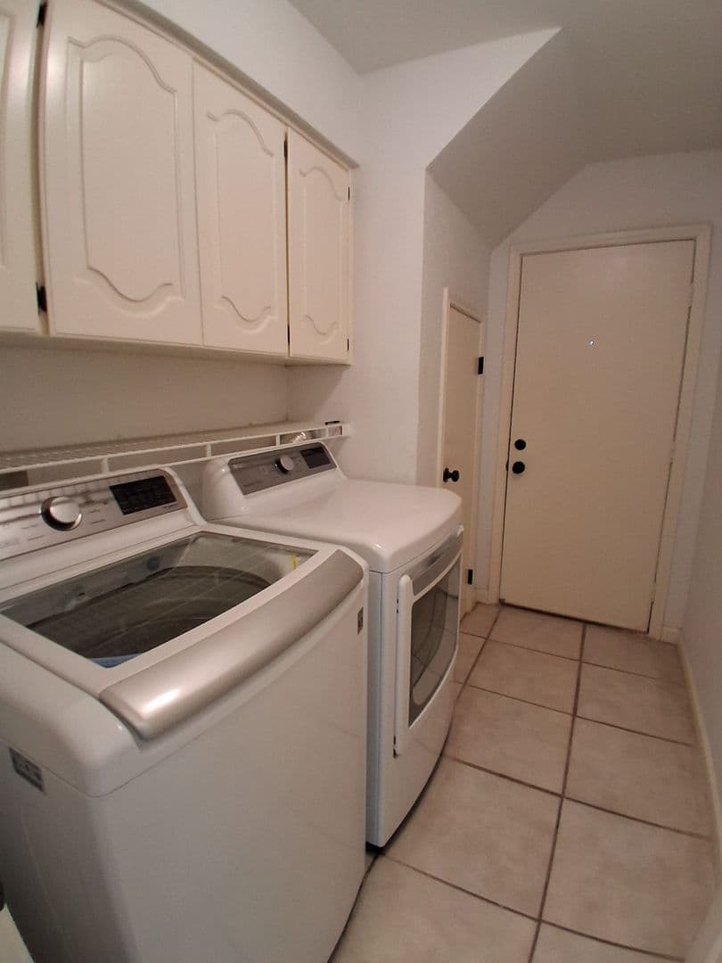 Grapevine House: 1503 Laguna Vista Way