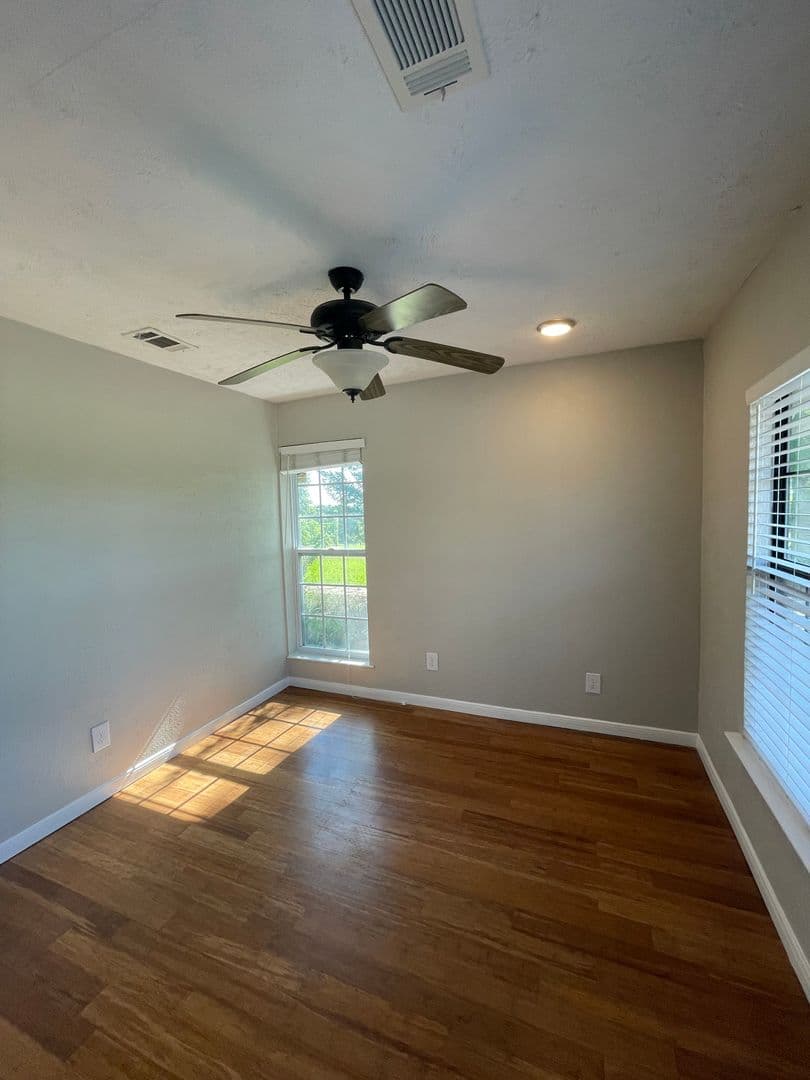 Rockwall House: 3494 N Stodghill Rd
