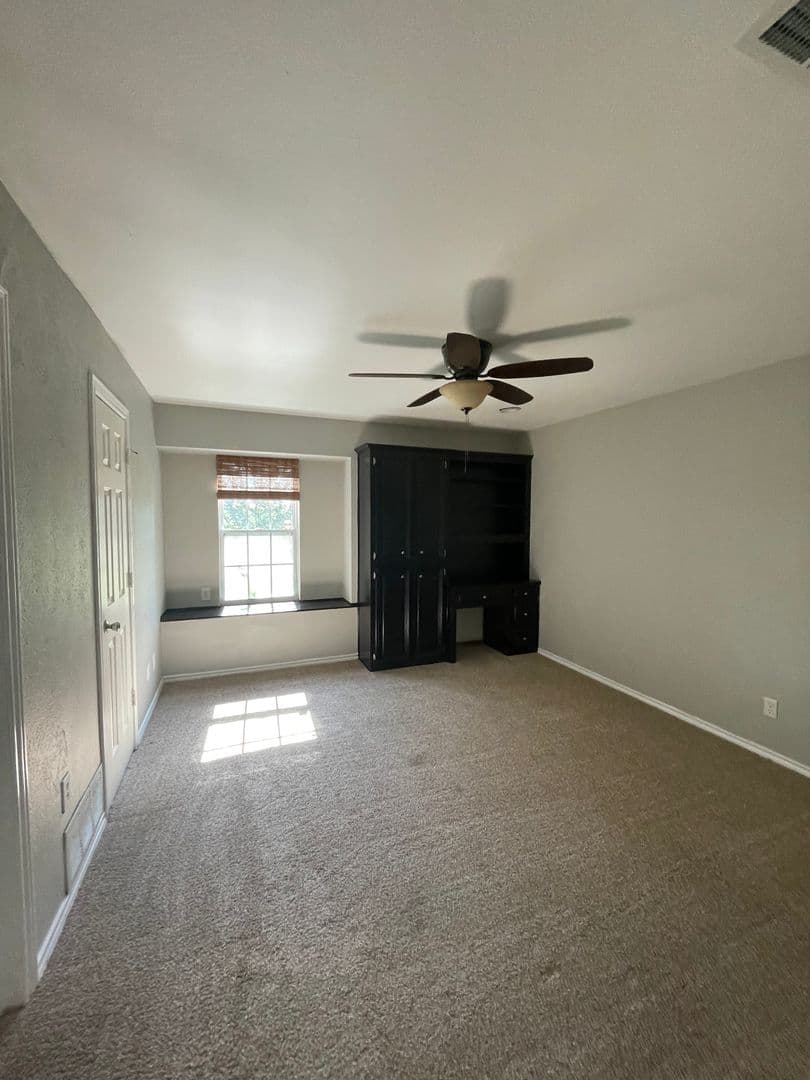 Rockwall House: 3494 N Stodghill Rd