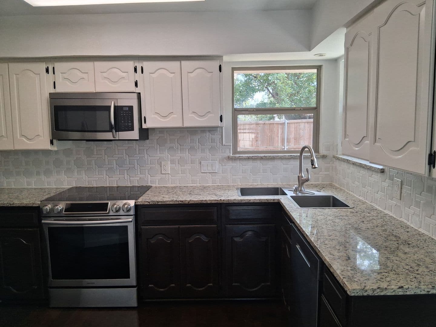 Grapevine House: 1503 Laguna Vista Way