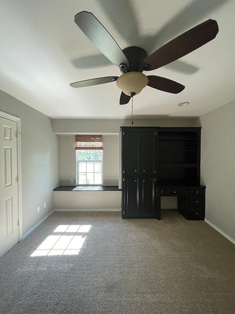 Rockwall House: 3494 N Stodghill Rd