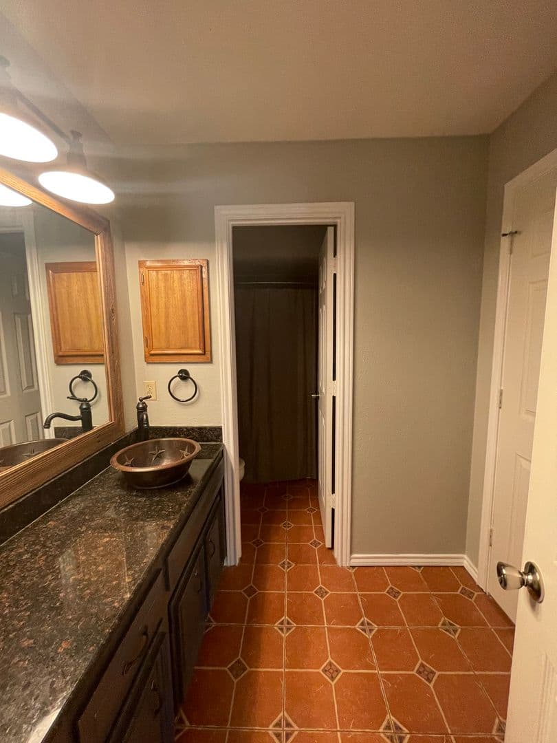 Rockwall House: 3494 N Stodghill Rd