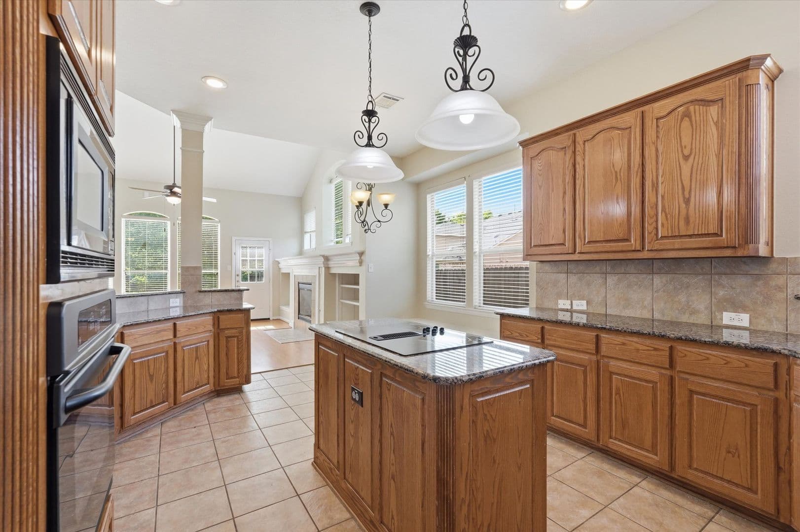 Dallas House: 6716 Prairie Flower Trail