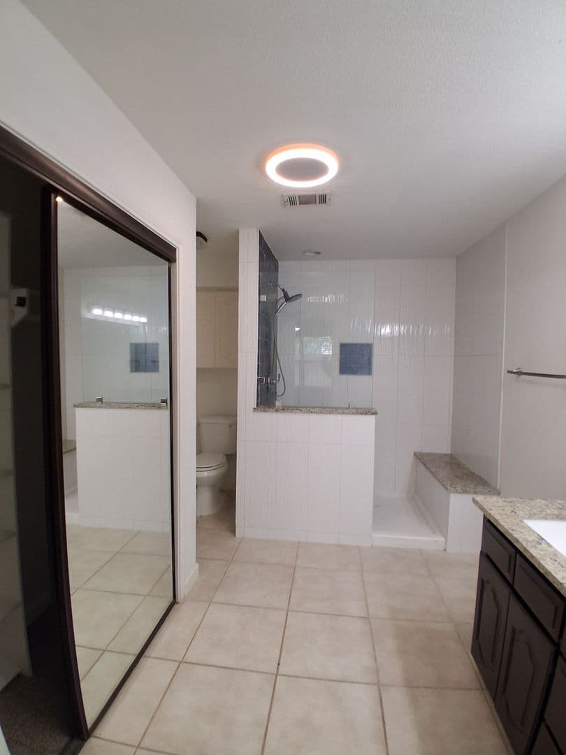 Grapevine House: 1503 Laguna Vista Way