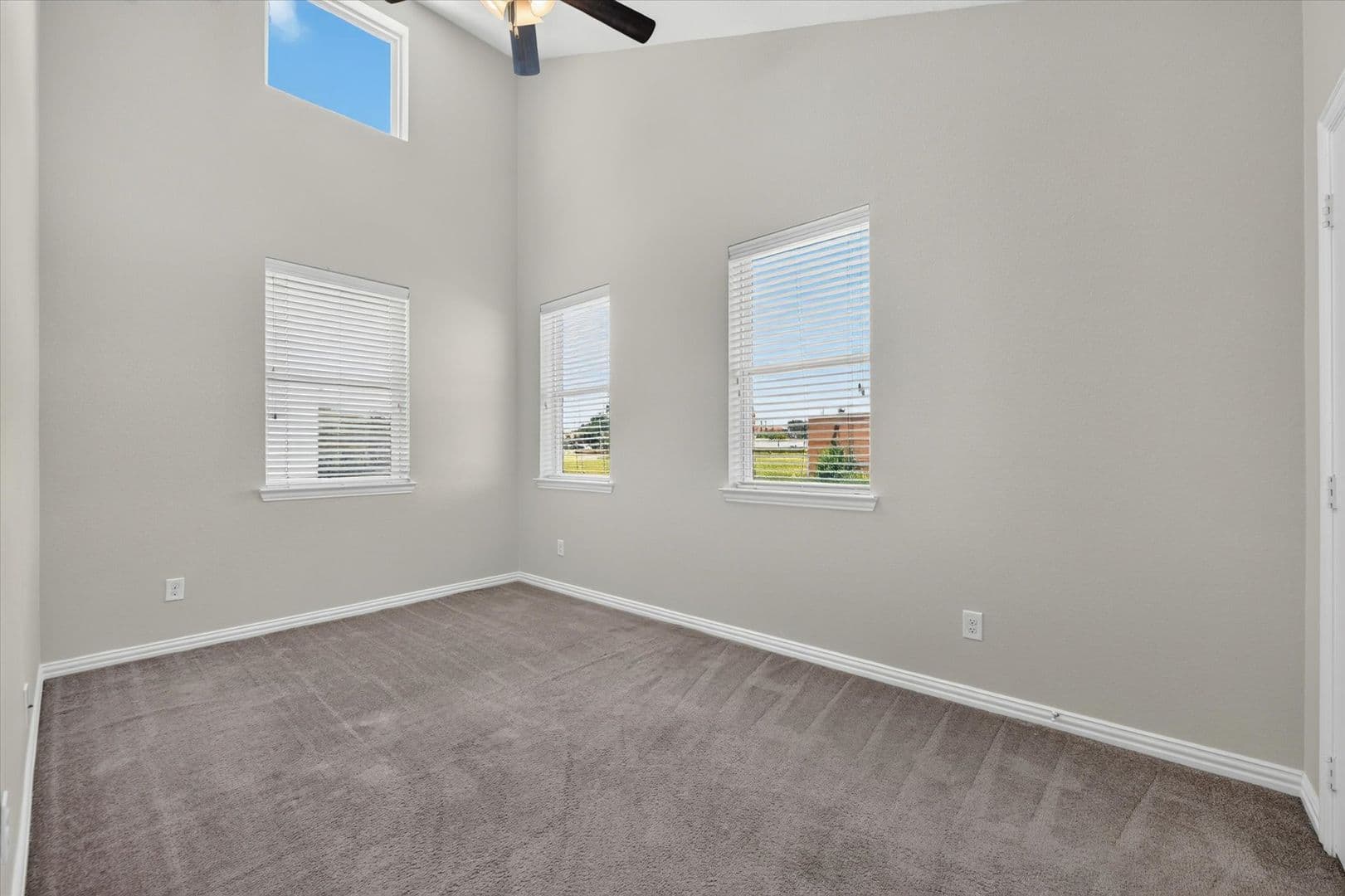 Irving Townhome: 1912 Bethlehem Street