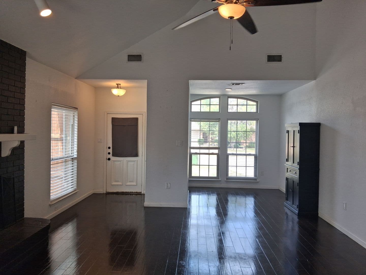 Grapevine House: 1503 Laguna Vista Way