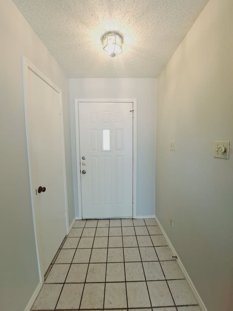 Dallas House: 3917 Saint Christopher Lane
