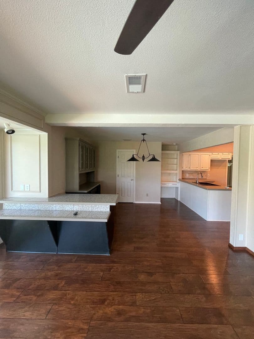 Rockwall House: 3494 N Stodghill Rd