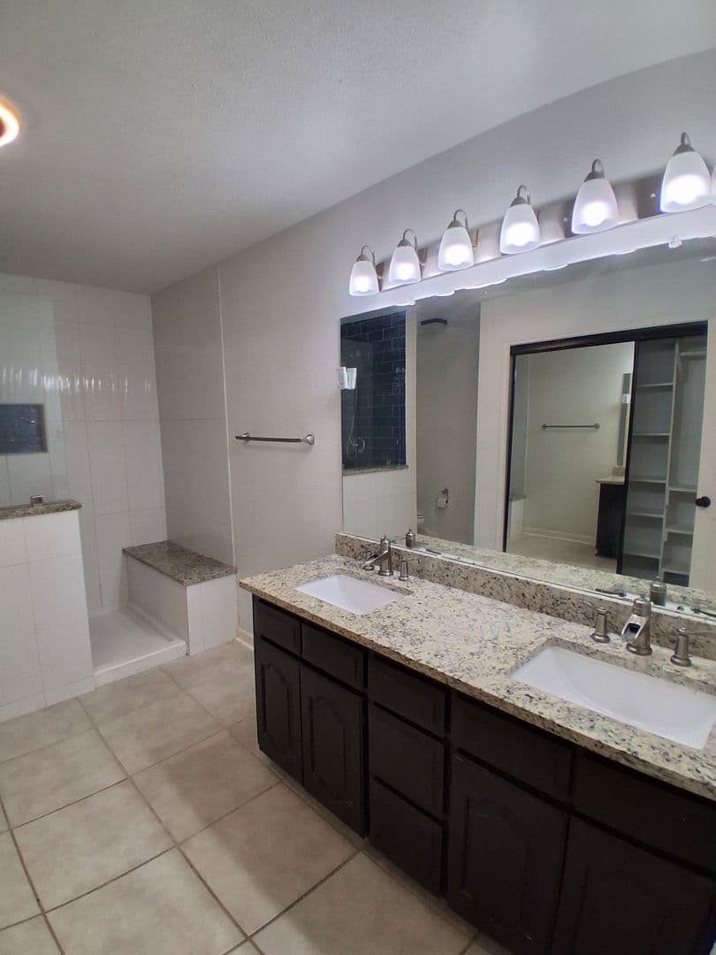 Grapevine House: 1503 Laguna Vista Way