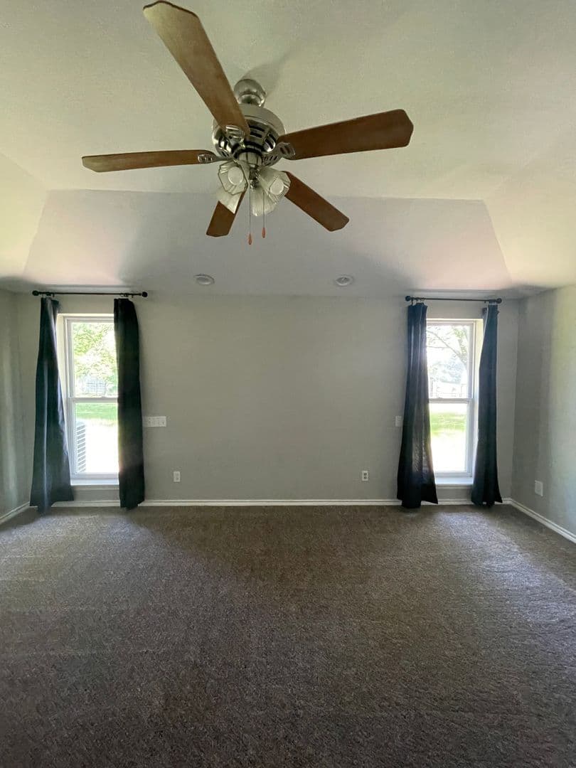 Rockwall House: 3494 N Stodghill Rd