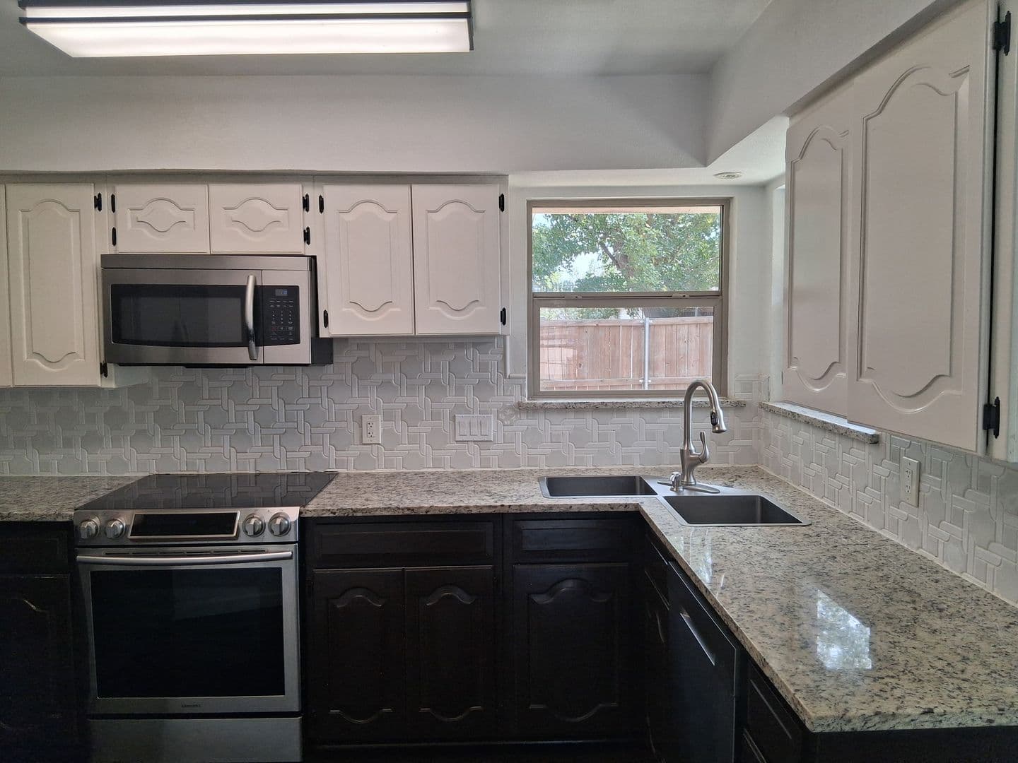 Grapevine House: 1503 Laguna Vista Way