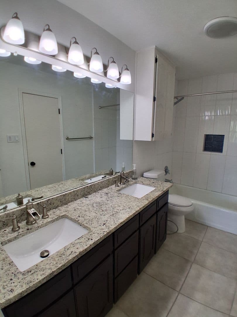 Grapevine House: 1503 Laguna Vista Way