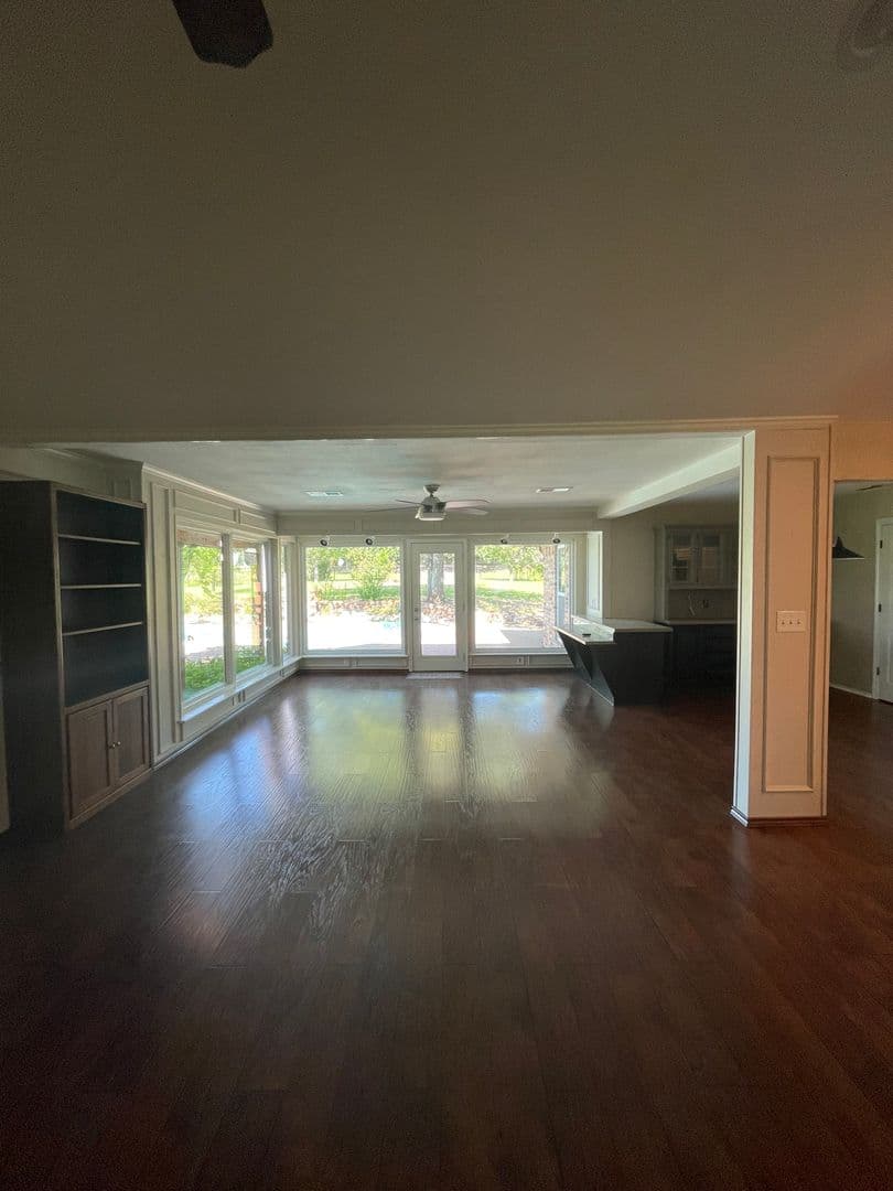 Rockwall House: 3494 N Stodghill Rd