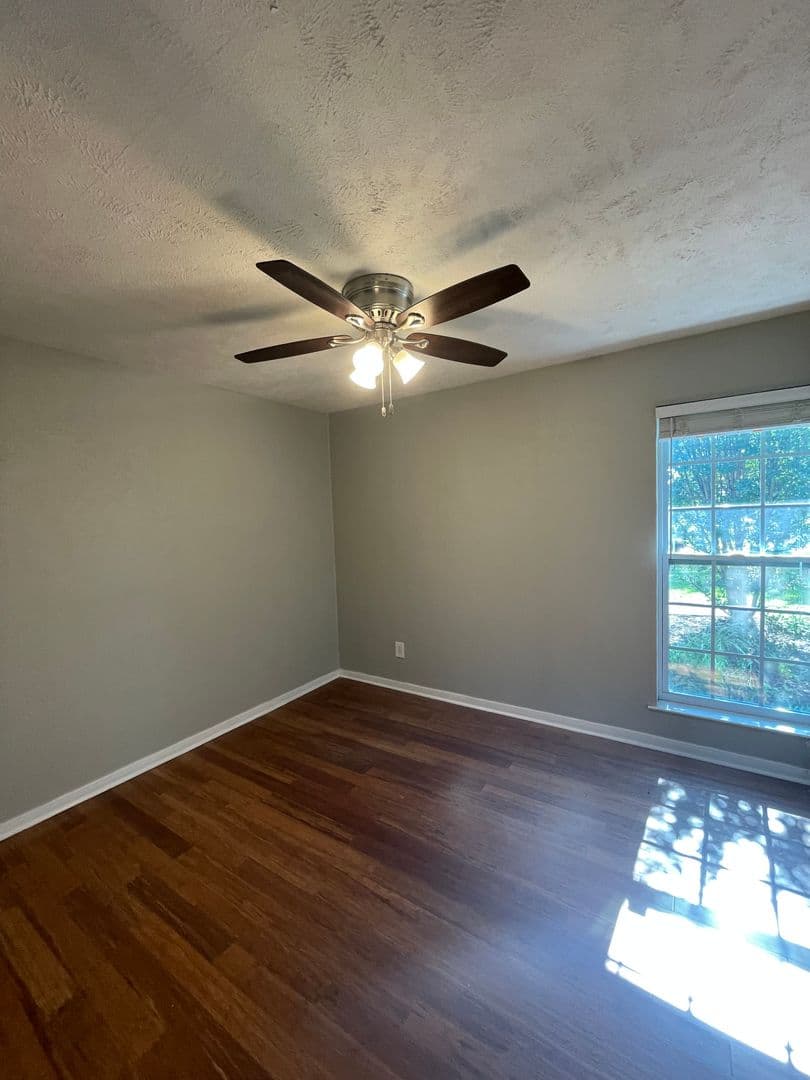 Rockwall House: 3494 N Stodghill Rd