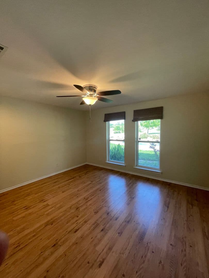 Rockwall House: 3494 N Stodghill Rd