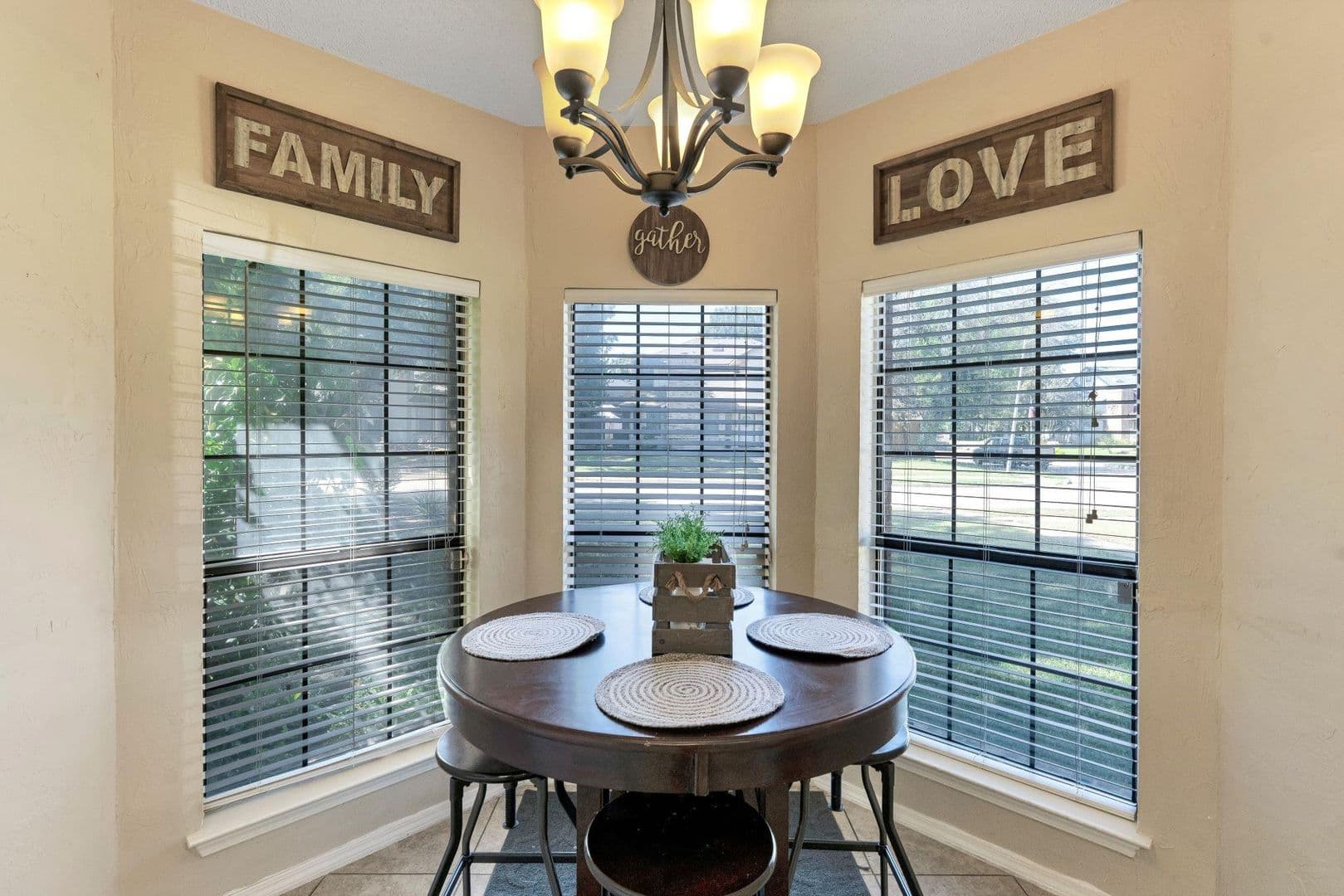 Rowlett House: 4018 Smartt Street