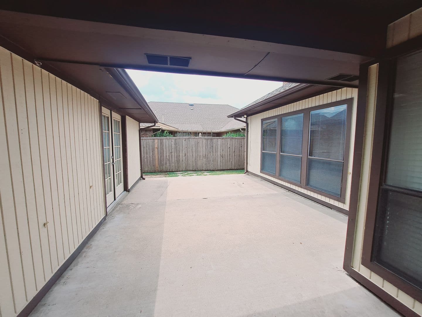 Dallas House: 3917 Saint Christopher Lane