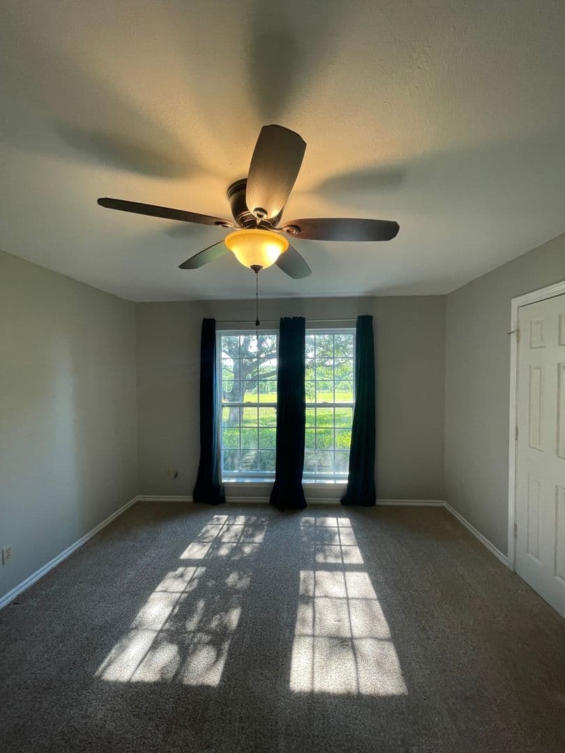 Rockwall House: 3494 N Stodghill Rd