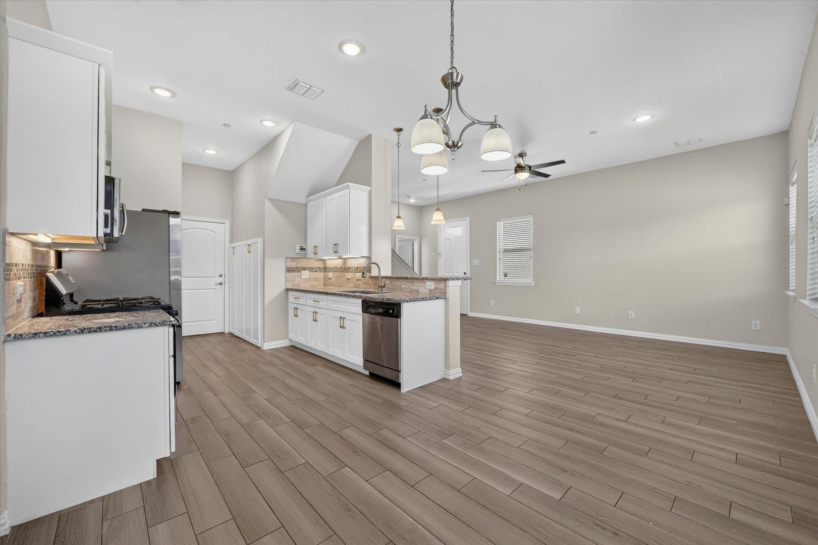 Irving Townhome: 1912 Bethlehem Street