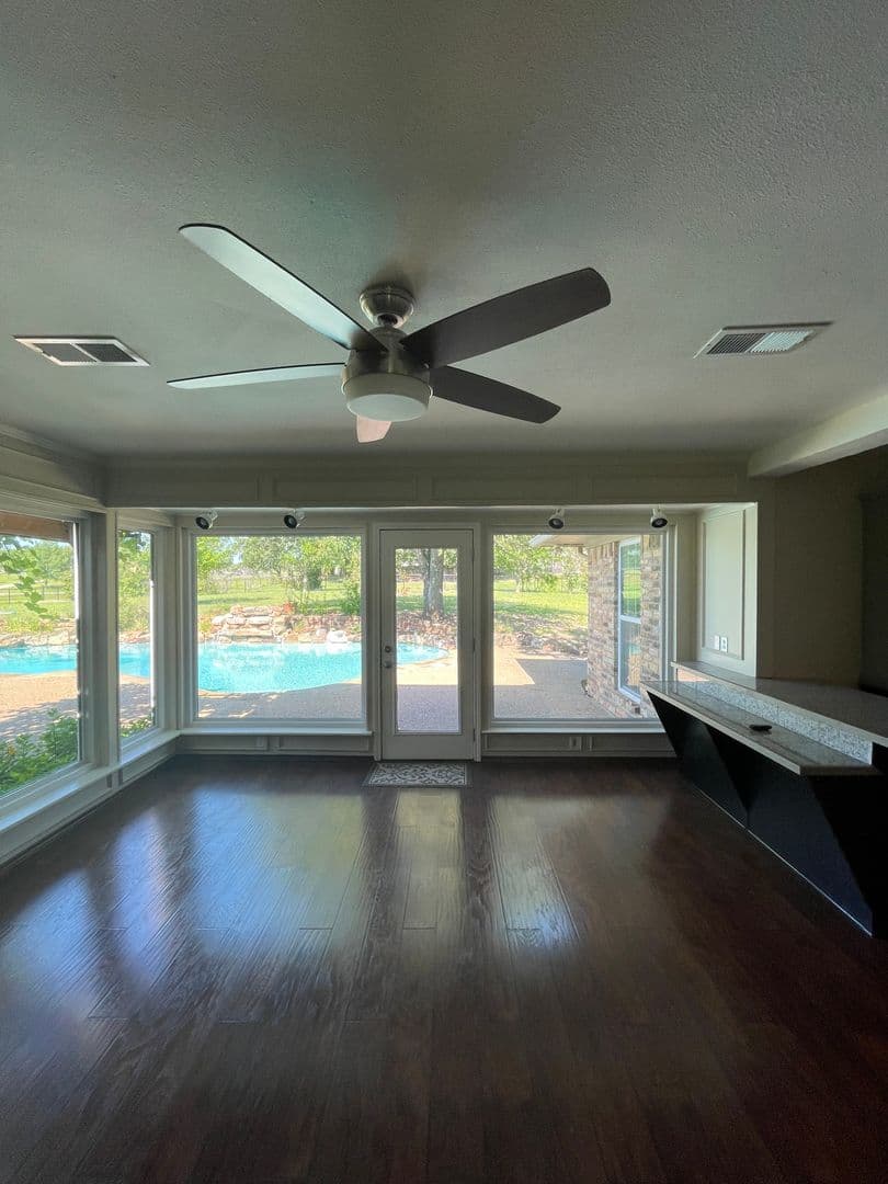 Rockwall House: 3494 N Stodghill Rd
