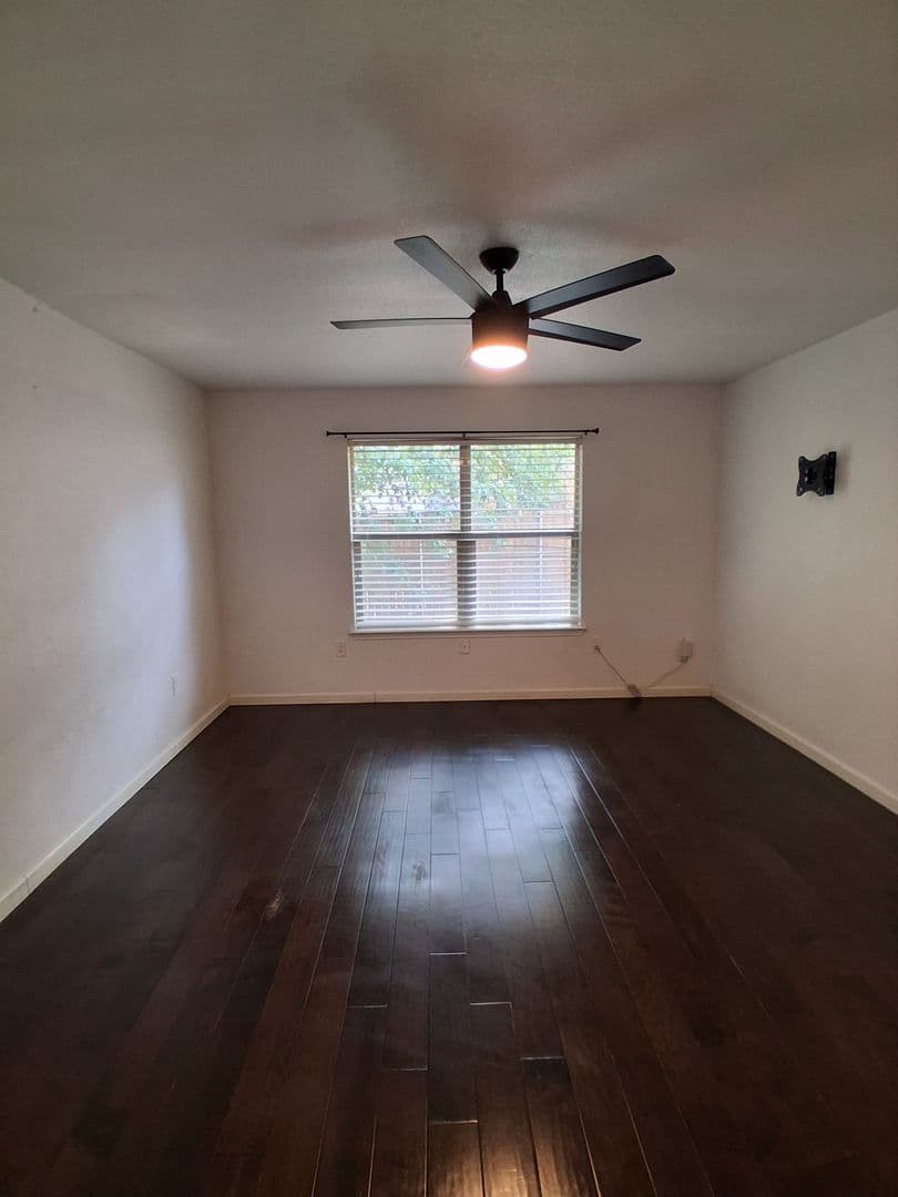 Grapevine House: 1503 Laguna Vista Way