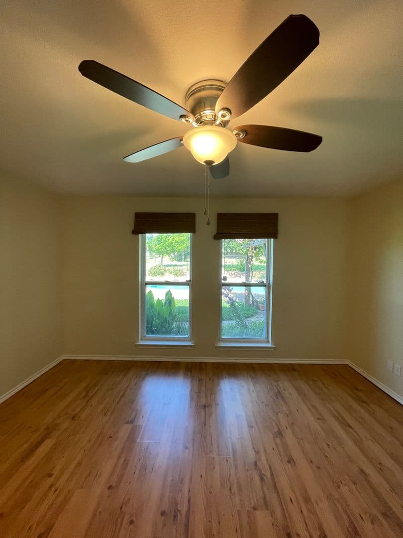 Rockwall House: 3494 N Stodghill Rd