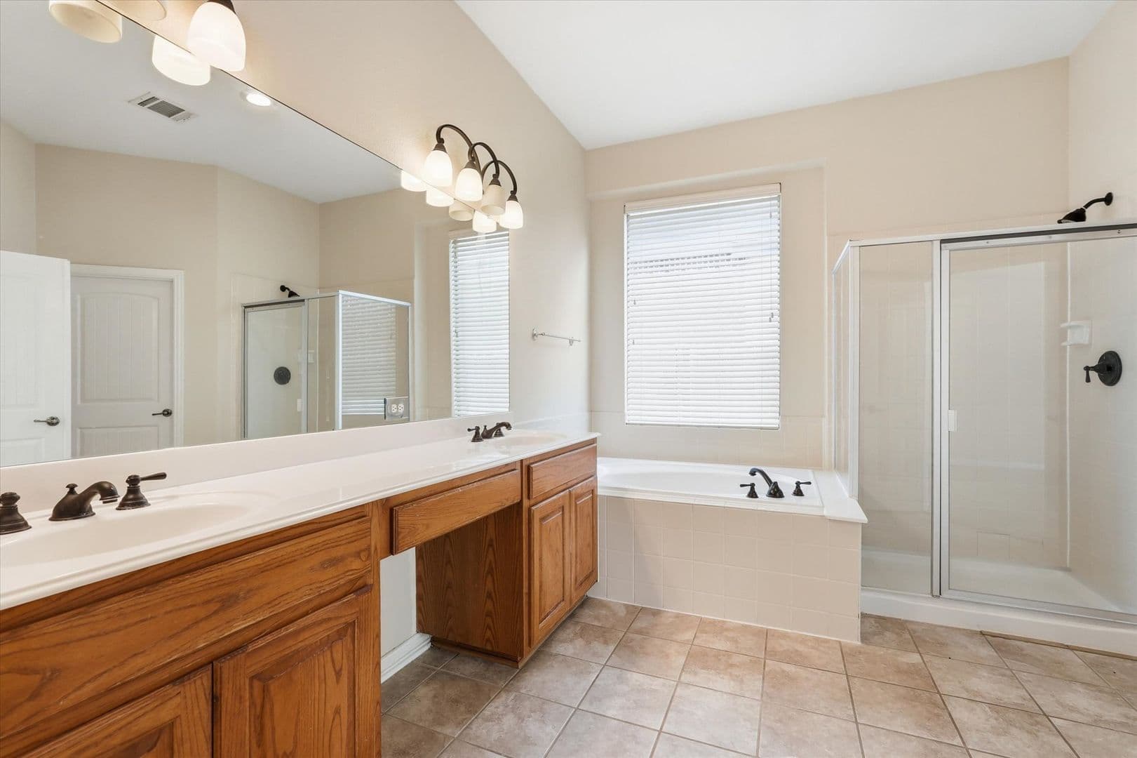 Dallas House: 6716 Prairie Flower Trail