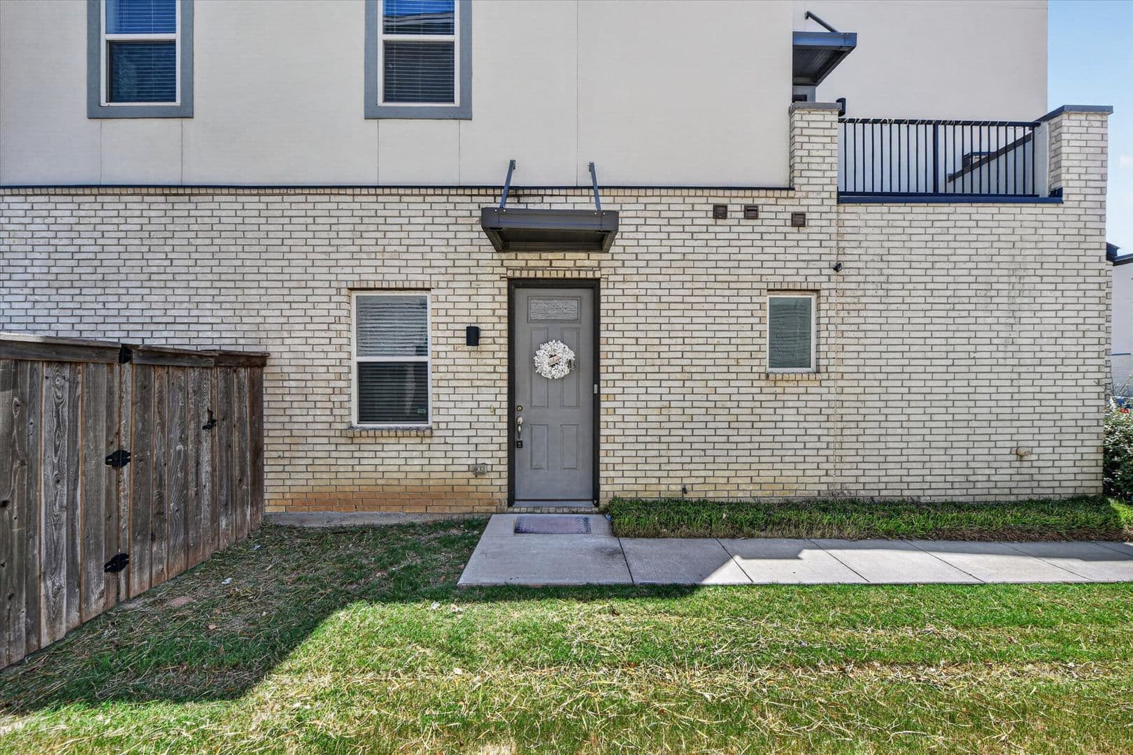 Irving Townhome: 1912 Bethlehem Street