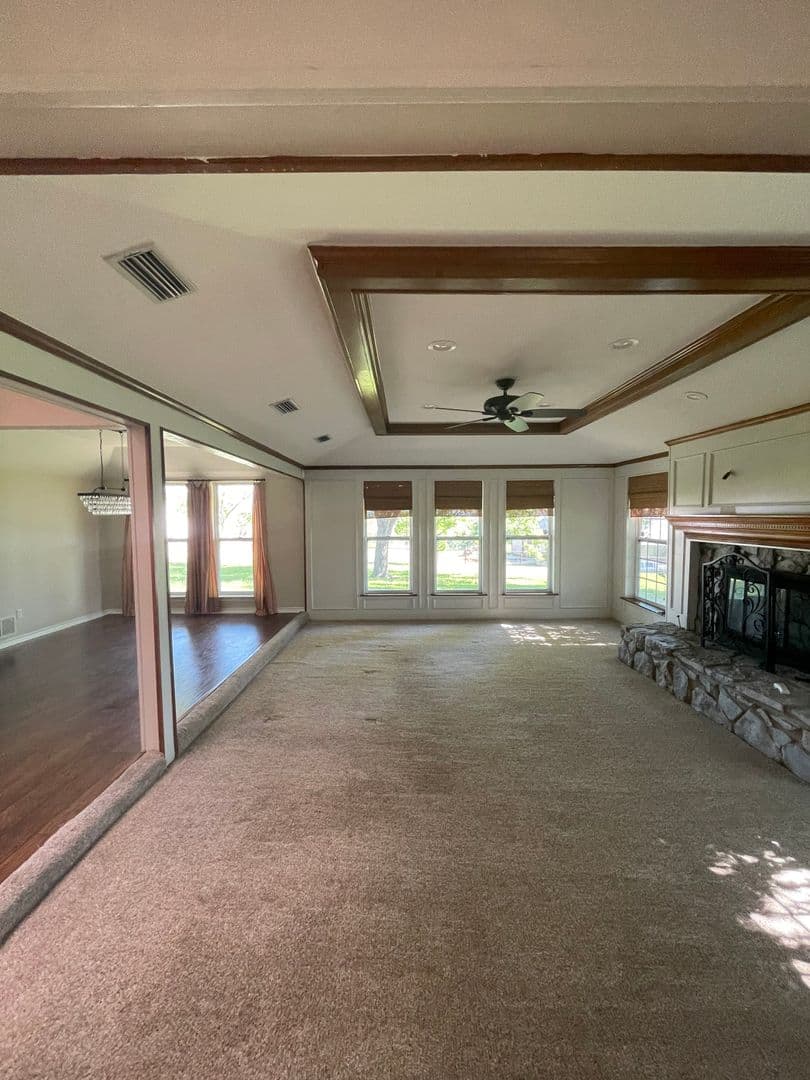 Rockwall House: 3494 N Stodghill Rd