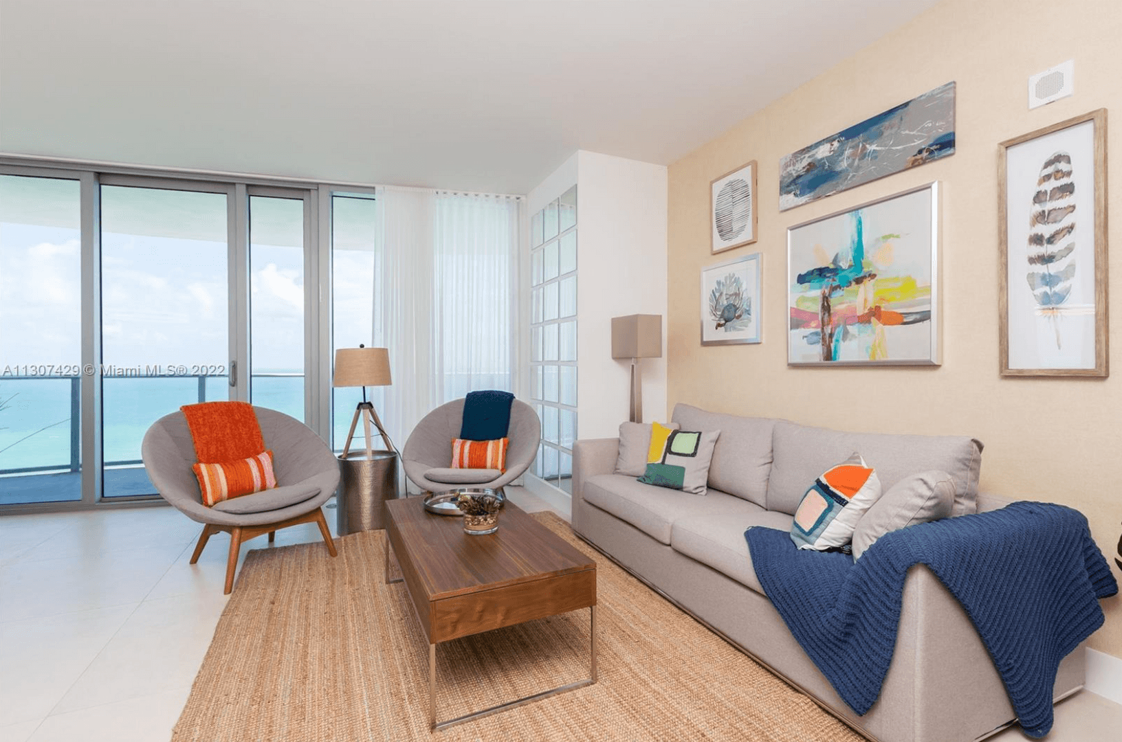 Hollywood House: 4111 S. Ocean Drive #3302