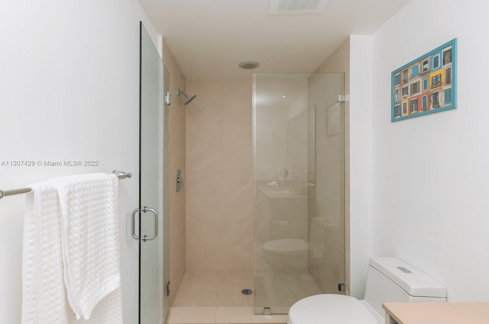 Hollywood House: 4111 S. Ocean Drive #3302