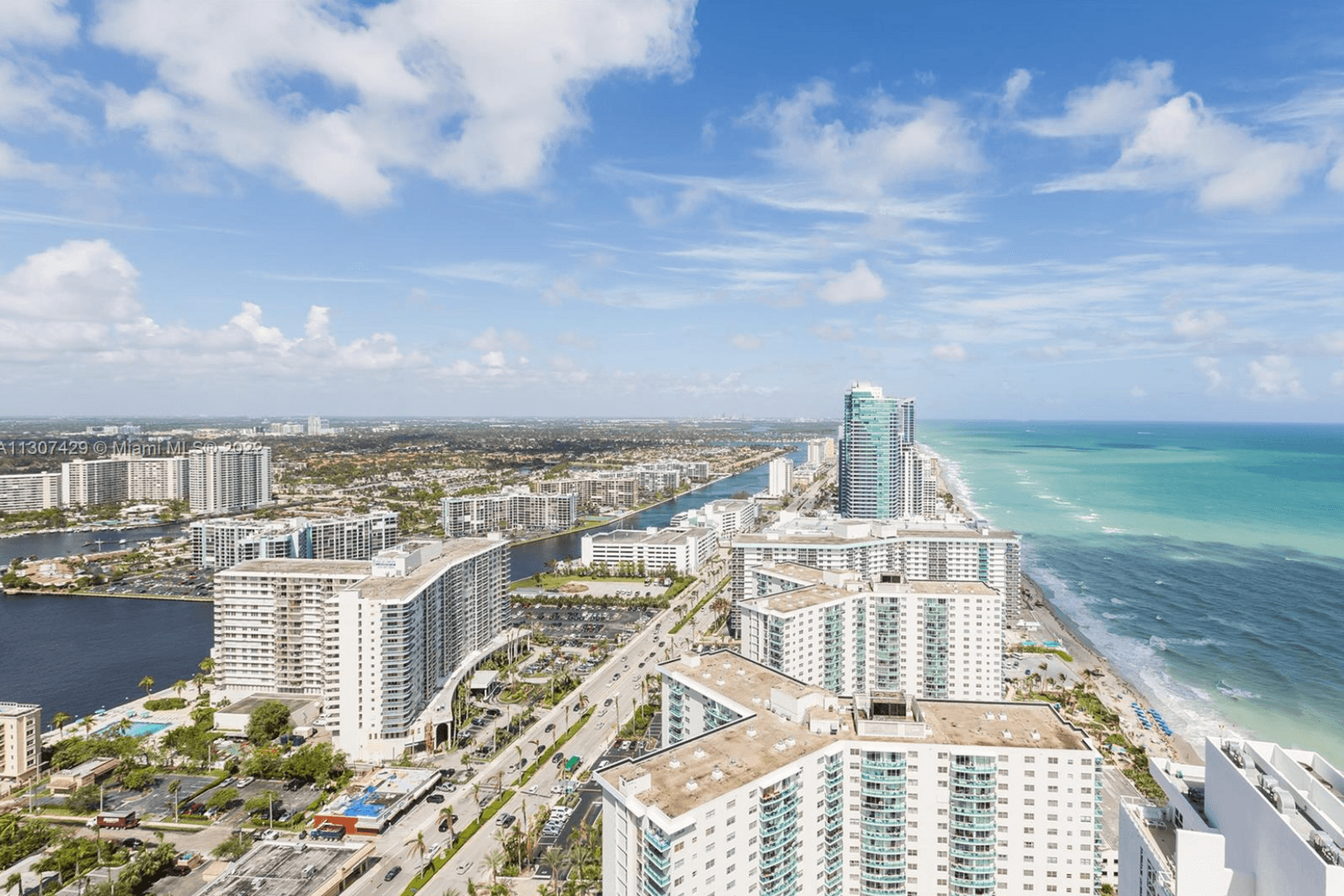 Hollywood House: 4111 S. Ocean Drive #3302