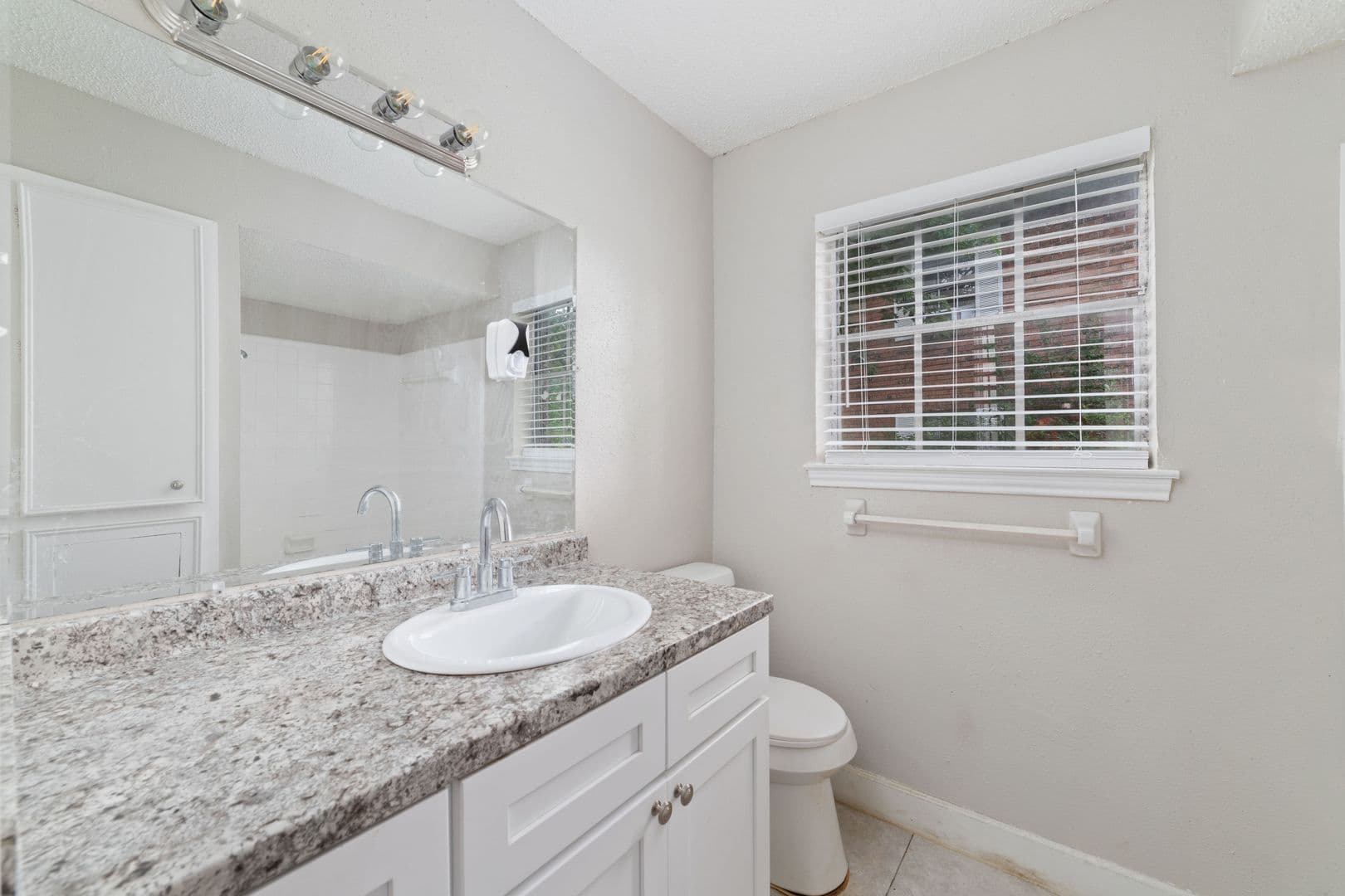 Houston Apartment: 8100 Leonora St