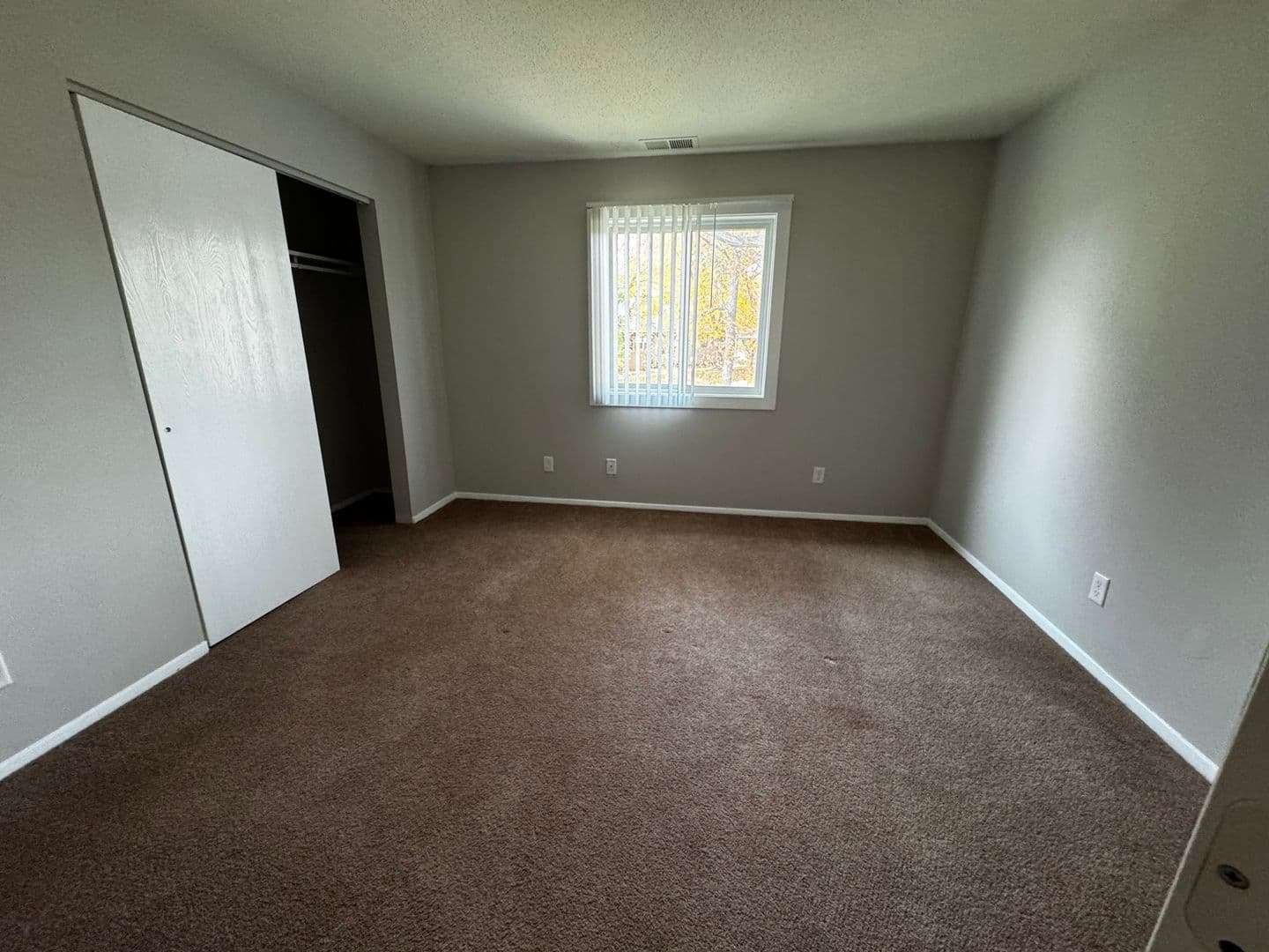 Fort Wayne Apartment: 5810 Meadows Dr.